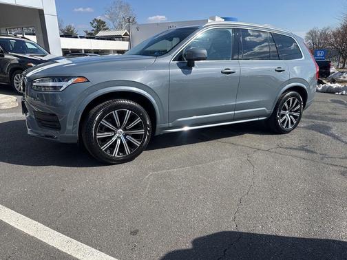2023 Volvo XC90 B5 Core