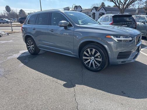 2023 Volvo XC90 B5 Core