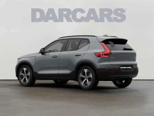 2026 Volvo XC40 Plus, B5 AWD Gas (mild hybrid), Dark