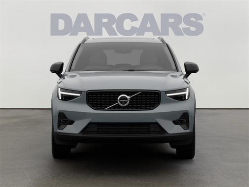 2026 Volvo XC40 Plus, B5 AWD Gas (mild hybrid), Dark