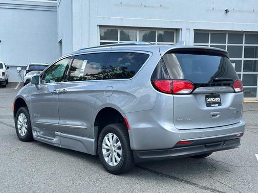 2018 Chrysler Pacifica Touring-L Plus