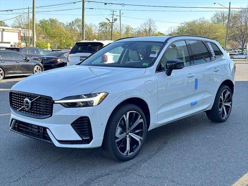 2025 Volvo XC60 Plug-In Hybrid T8 Ultra