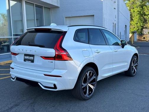 2025 Volvo XC60 Plug-In Hybrid T8 Ultra