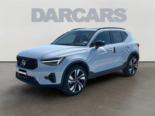 2026 Volvo XC40 Ultra, B5 AWD Gas (mild hybrid), Dark