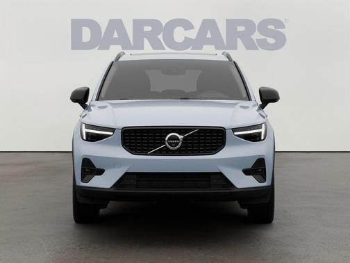 2026 Volvo XC40 Ultra, B5 AWD Gas (mild hybrid), Dark