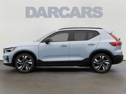 2026 Volvo XC40 Ultra, B5 AWD Gas (mild hybrid), Dark