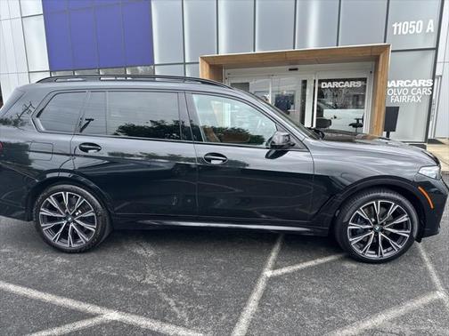 2022 BMW X7 M50i