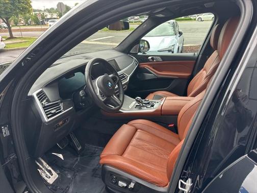 2022 BMW X7 M50i