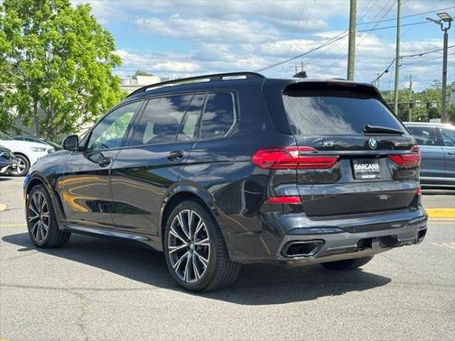 2022 BMW X7 M50i