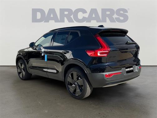 2026 Volvo XC40 B5 Ultra Black Edition