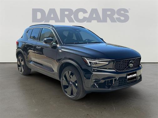2026 Volvo XC40 B5 Ultra Black Edition