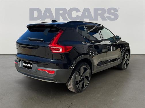 2026 Volvo XC40 B5 Ultra Black Edition