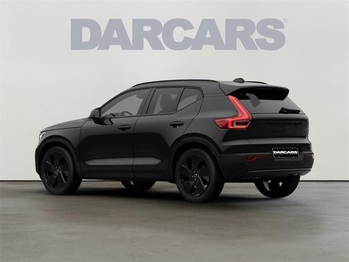 2026 Volvo XC40 B5 Ultra Black Edition
