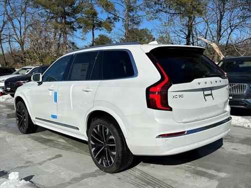 2025 Volvo XC90 Plug-In Hybrid T8 Plus 7-Seater