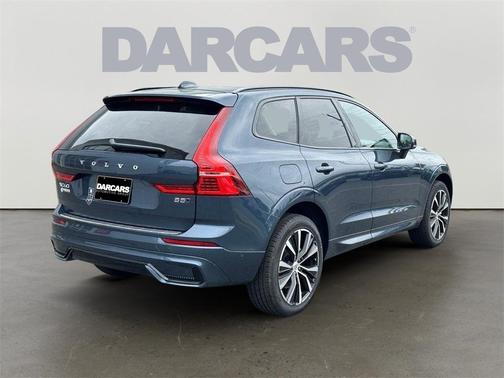 2025 Volvo XC60 B5 Plus