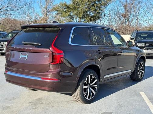 2025 Volvo XC90 B6 Core