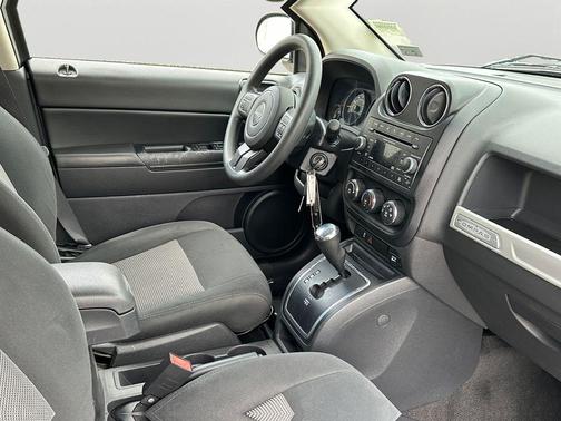 Granite Crystal Metallic Clearcoat 2014 Jeep Compass Sport