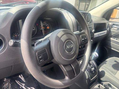 Granite Crystal Metallic Clearcoat 2014 Jeep Compass Sport