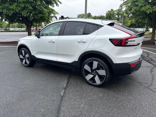 Crystal White Metallic 2023 Volvo C40 Recharge Pure Electric Twin Ultimate