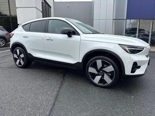 Crystal White Metallic 2023 Volvo C40 Recharge Pure Electric Twin Ultimate