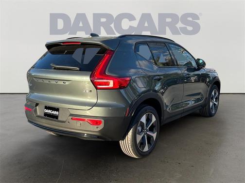 2026 Volvo XC40 Plus, B5 AWD Gas (mild hybrid), Dark