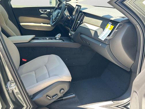 Forest Lake 2026 Volvo XC60 B5 Plus