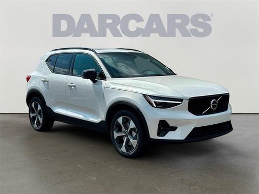 2026 Volvo XC40 B5 Plus