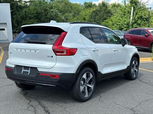 2026 Volvo XC40 B5 Plus