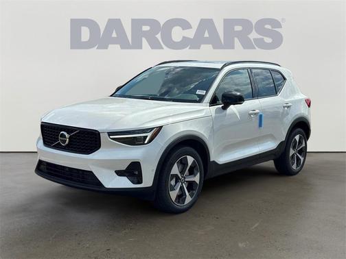 2026 Volvo XC40 B5 Plus