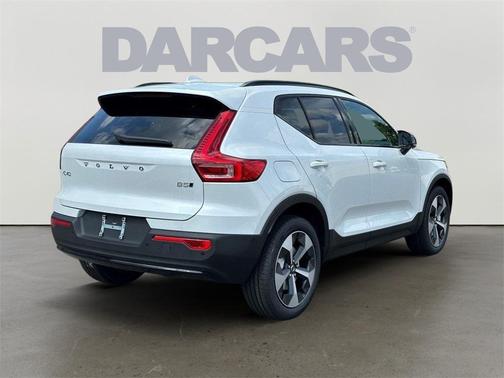 2026 Volvo XC40 B5 Plus