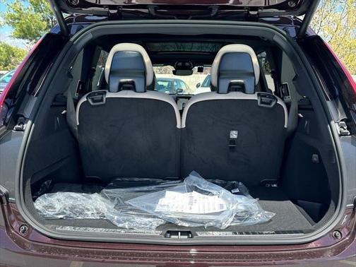 2025 Volvo XC90 Plug-In Hybrid T8 Plus 6-Seater