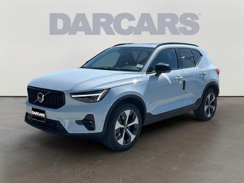2026 Volvo XC40 Plus, B5 AWD Gas (mild hybrid), Dark