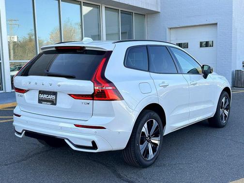 2025 Volvo XC60 Plug-In Hybrid T8 Plus