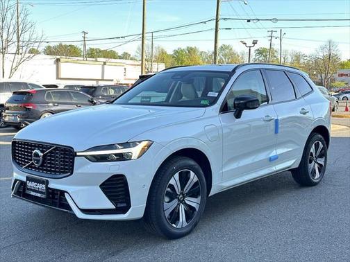 2025 Volvo XC60 Plug-In Hybrid T8 Plus