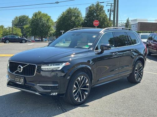 2019 Volvo XC90 T6 Momentum