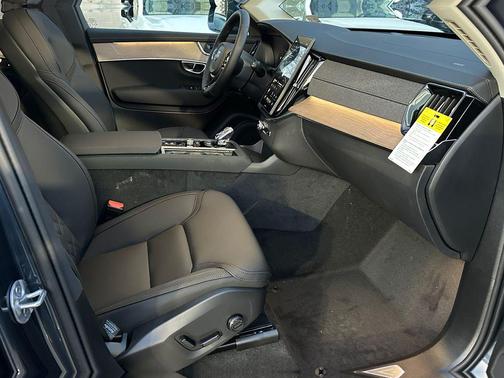 2026 Volvo XC90 B6 Plus 6-Seater