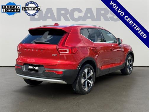 2023 Volvo XC40 B5 Plus Bright Theme