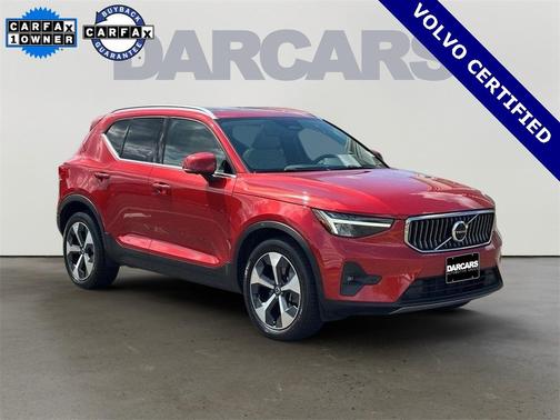 2023 Volvo XC40 B5 Plus Bright Theme