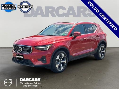 2023 Volvo XC40 B5 Plus Bright Theme