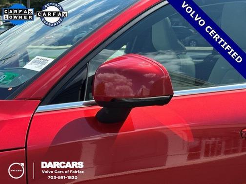 2023 Volvo XC40 B5 Plus Bright Theme