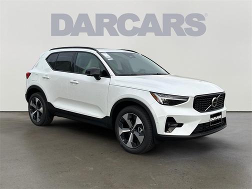 2026 Volvo XC40 B5 Plus