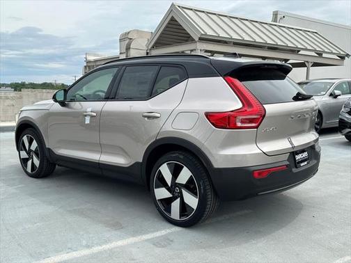 2024 Volvo XC40 Recharge Pure Electric Twin Plus