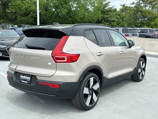 2024 Volvo XC40 Recharge Pure Electric Twin Plus