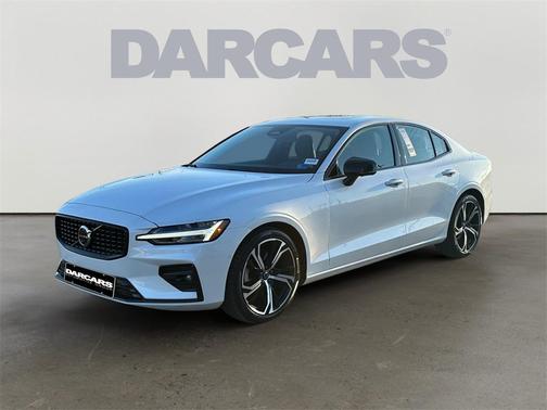 2023 Volvo S60 B5 Plus Dark Theme