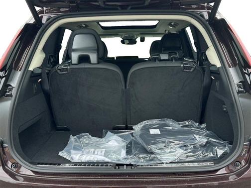 2025 Volvo XC90 Plug-In Hybrid T8 Plus 7-Seater