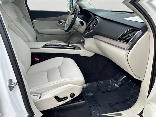 2023 Volvo XC90 Recharge Plug-In Hybrid T8 Plus Bright Theme 7-Seater