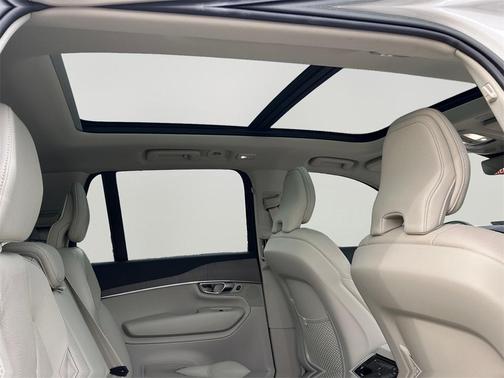 2023 Volvo XC90 Recharge Plug-In Hybrid T8 Plus Bright Theme 7-Seater