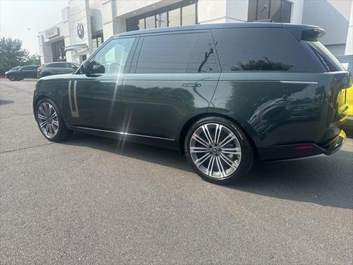 2025 Land Rover Range Rover P400 SE 7 Seat