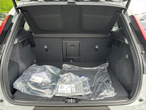 2025 Volvo EX40 Single Motor Extended Range Plus