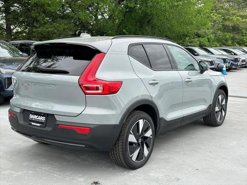 2025 Volvo EX40 Single Motor Extended Range Plus